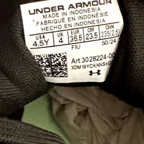 NIB [Under Armour] UA Spotlight Hammer Jr Black/White Football Cleats Youth 4.5 - Picture 11 of 12